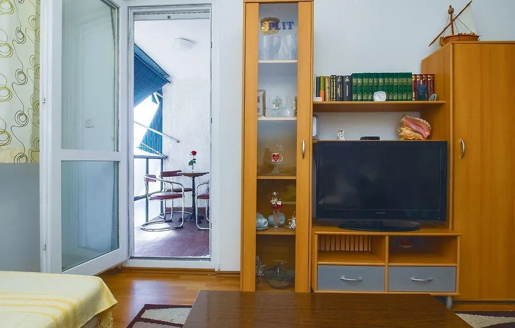 Apartment Mesin Split