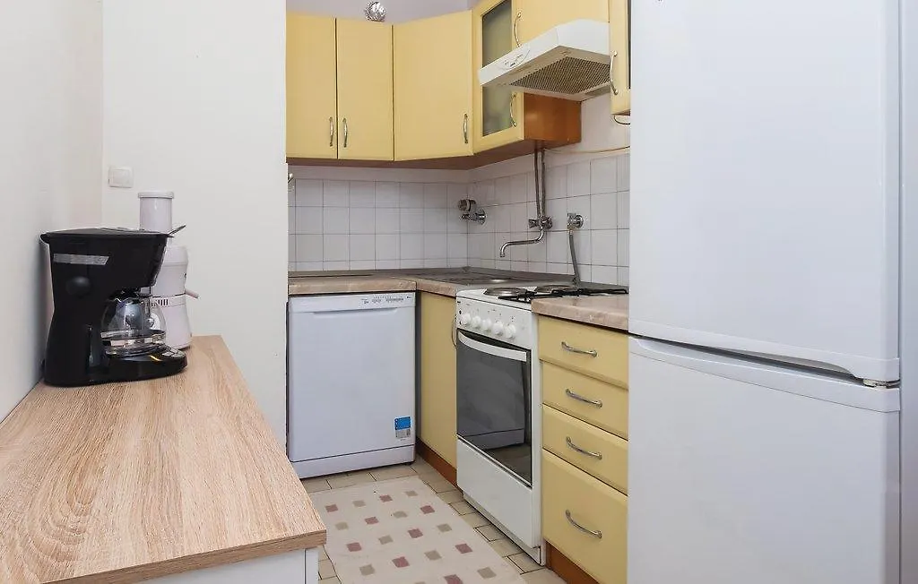 Apartment Mesin Split